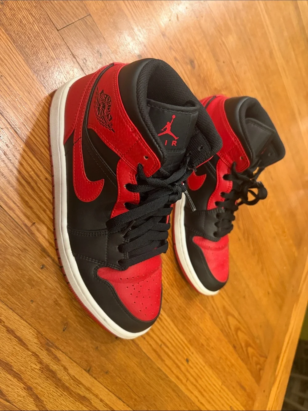 size 8.5Jordan Men’s Mid-Top Sneakers in Red and Black use no box